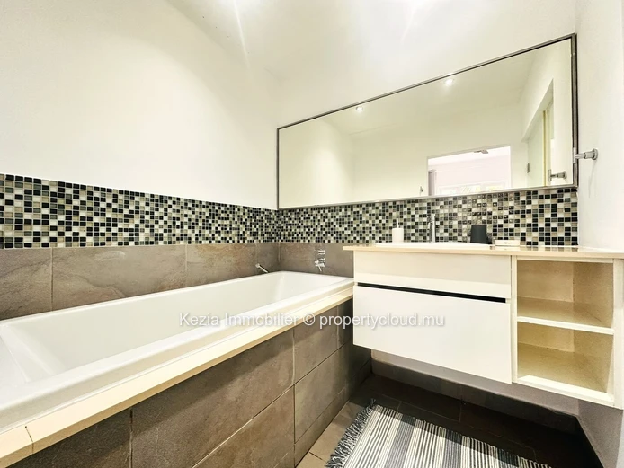 Appartement Avec Terrasse Et Jacuzzi À Proximité De La Plage
