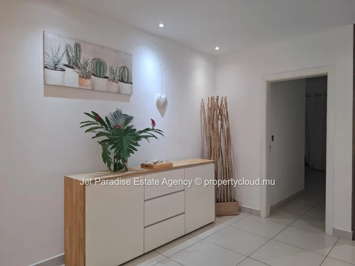 Appartement au Rez-de-Chaussée Spacieux à Deux Pas de la Plage