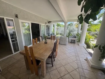 4 Bedroom Villa