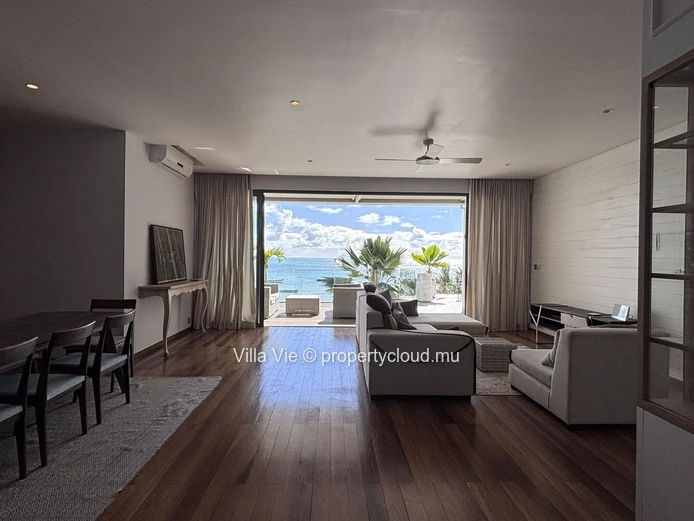 Roches Noires - Penthouse de 3 chambres avec vue sur la mer et piscine commune