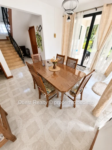 Villa rénovée de 3 chambres à louer à long terme – Rs 50 000/mois