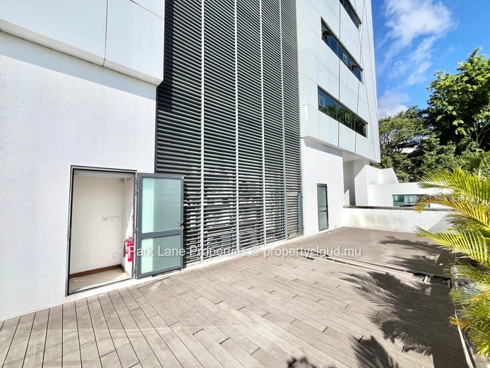Ground Floor Office Space for Rent in Ebene | Prime Commercial Space with Exceptional Visibility