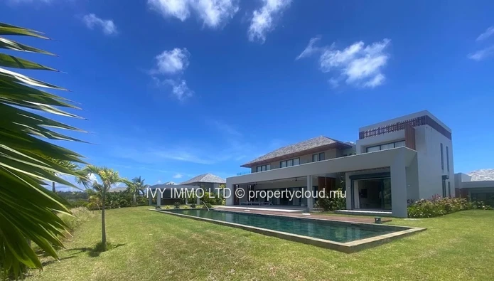 Exceptional Luxury Villa For Sale – Mont Choisy