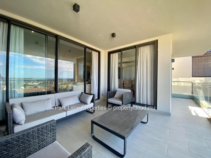 Contemporary living with sea view
