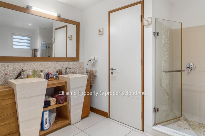 FOR RENT | Beach Access Sea View Apartment | Cap Malheureux