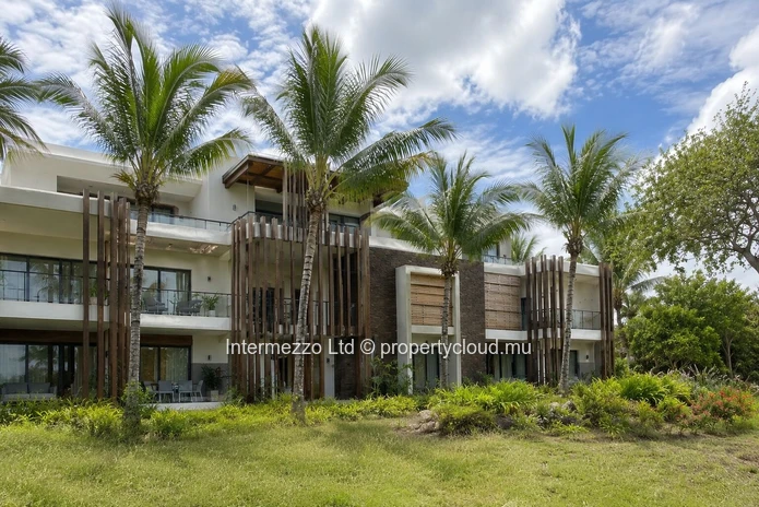 Penthouse IRS vue golf à Mont Choisy – 3 chambres en suite | Dernier étage | Île Maurice