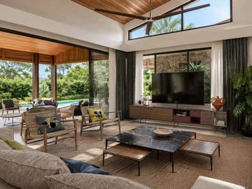 5 Bedroom Villa