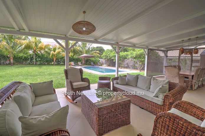 4-bed family house in a prestigious estate.