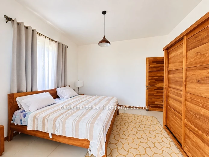 Contemporary Apartment Near Shops