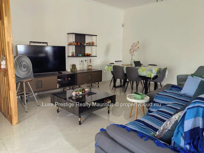 Appartement meublé 3 chambres en rez-de-chaussée à Mont Choisy – 10 minutes à pied de la plage  Rs 45 000 par mois | ...