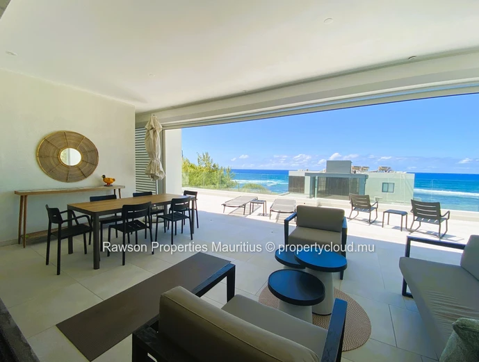  Incroyable Penthouse En Bord De Mer Entièrement Meublé