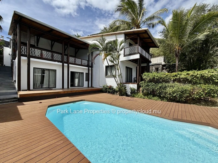 Maison de caractère avec vue superbe sur le Morne