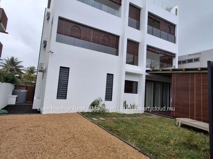 Modern 3-Bedroom All-Ensuite Apartment with Jacuzzi & Bathtub | Fully Air-Conditioned | North Mauritius