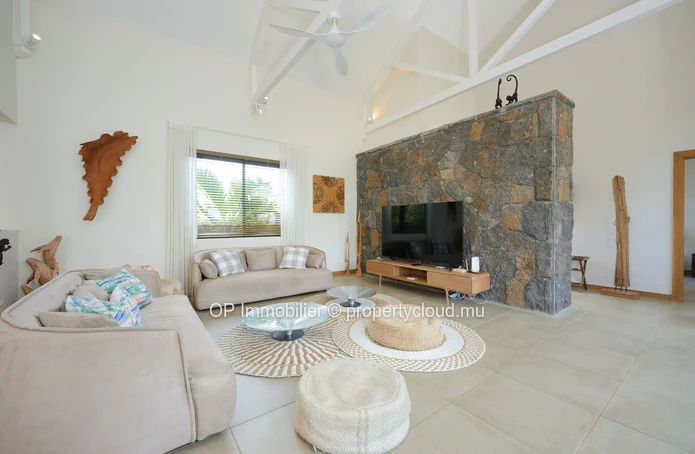 Modern 4 bedroom villa with private pool in the heart of Grand Baie