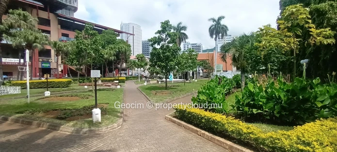 Port Louis down town Close to "Jardin de la Compagnie" Office 53 sqm. Toilet. Kitchen. Parking. (Sole Mandate)