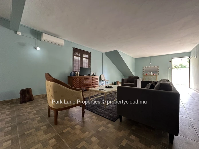 Appartement à vendre à Mont Choisy, à quelques minutes de la plage.