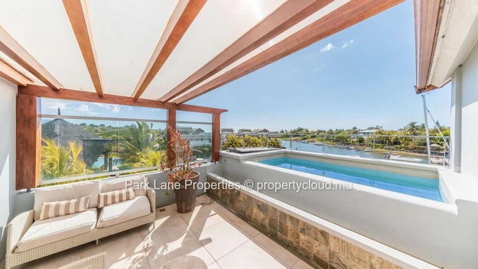 Penthouse RES sur la marina!