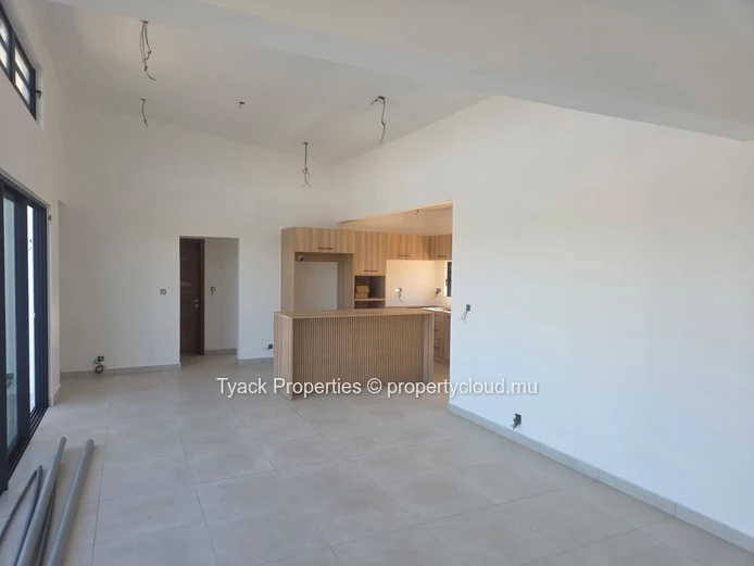 Villa neuve 3 chambres avec piscine à vendre à Mont Mascal