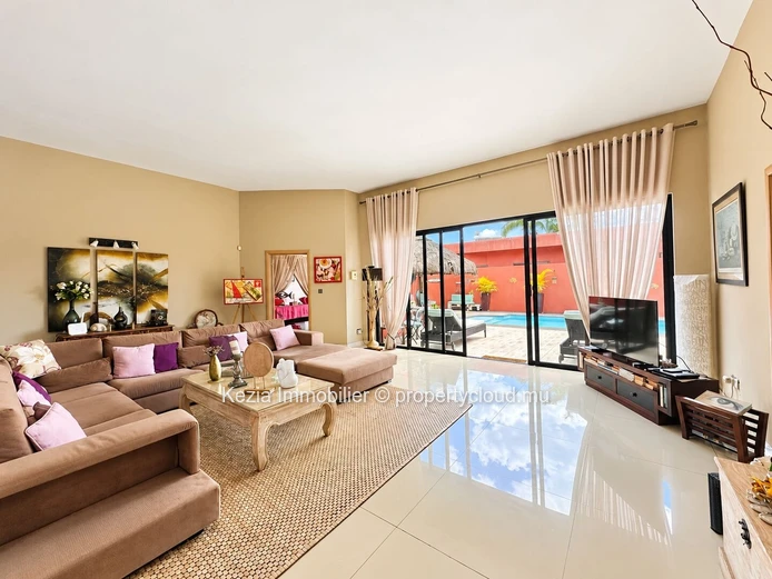 A Unique Villa With Exotic Accents