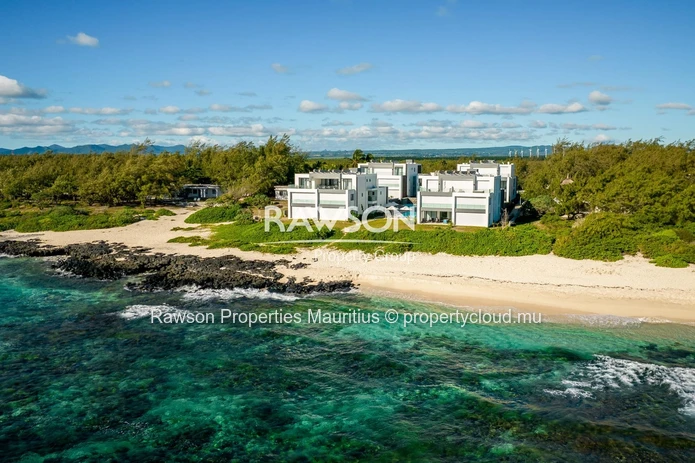 3 Bedroom Beachfront Apartment | Pool And Garden | Poste Lafayette | Lease Hold