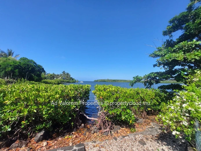 Maison à louer à Providence-sur-Mer – Vue mer & cadre côtier exclusif