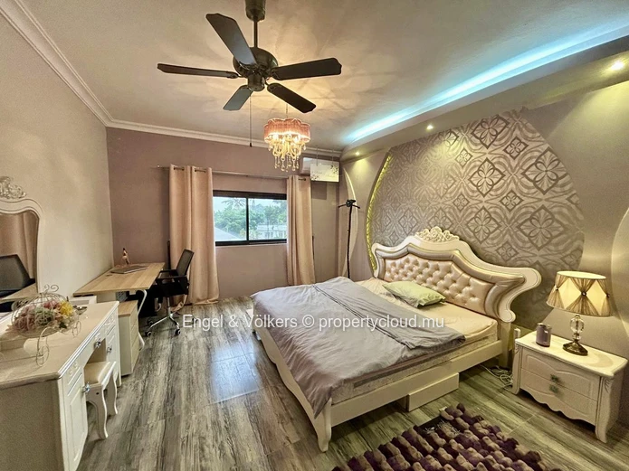 Spacious 5-Bedroom Individual House for Sale — Reserved for Mauritian Citizens