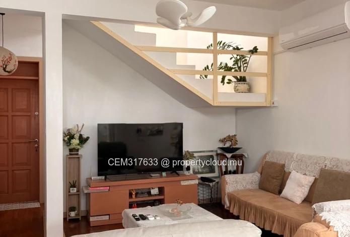 Maison Familiale à Deux Étages à Vendre – Beau Bassin Centre 