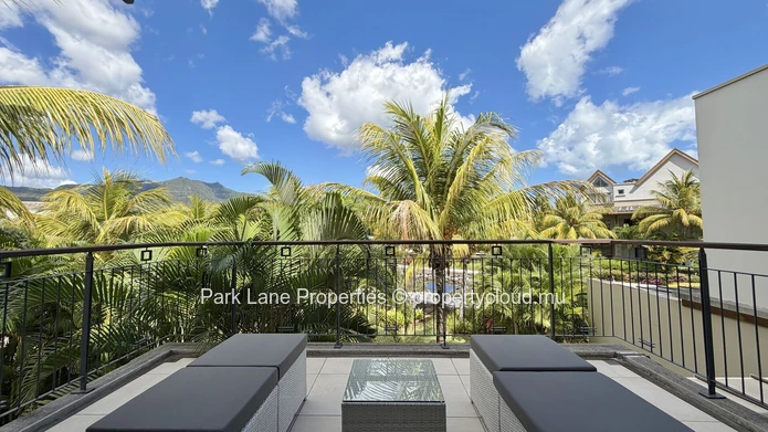 Bel Ancrage | Exceptional Furnished Duplex Villa with Private Pool and Mountain Views, La Balise