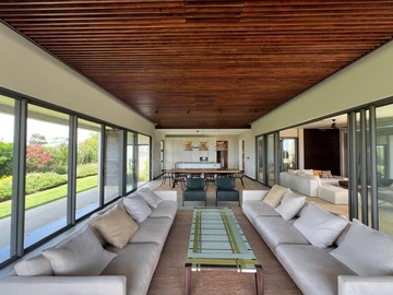 4 Bedroom Villa