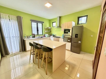 4 Bedroom Villa