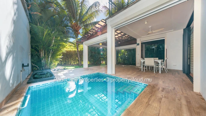 Townhouse de Prestige à La Marina avec Terrasse, Piscine et Amarrage privé de 11m