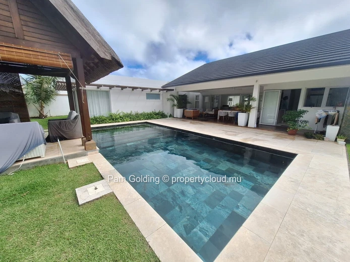 Serene Elegance: 3-Bedroom Villa in Clos du Littoral, Grand Baie