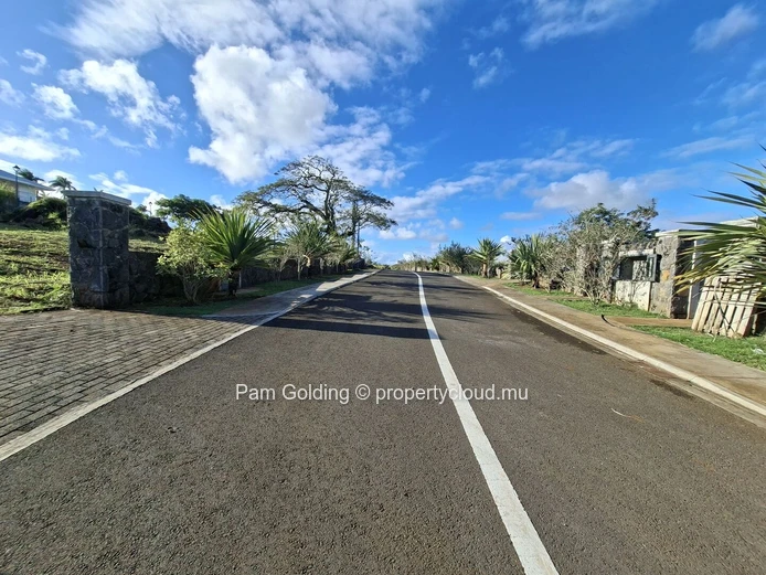 Hillside – Terrain à vendre – Pam Golding Mauritius