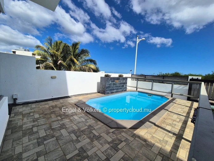 3 Bedroom duplex with private pool and rooftop for sale