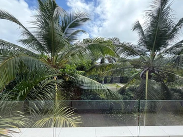 5 Bedroom Villa