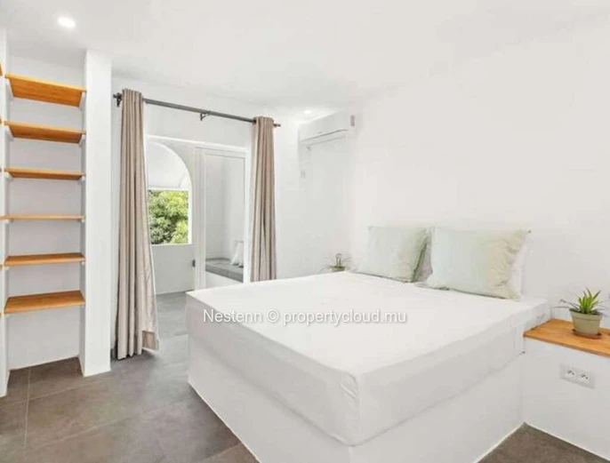 Charming and bright 4 bedroom semi-detached villa