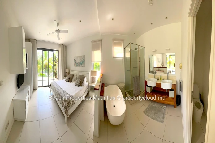 Luxury Waterfront Apartment for Rent | La Balise Marina, Black River