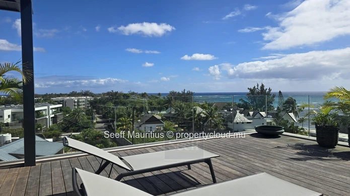 Magnifique penthouse en duplex avec vue panoramique sur l'océan – 3 chambres + bureau – Pointe aux Canonniers