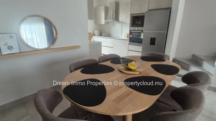 Location Superbe Penthouse Vue Mer & Montagne A Flic En Flac – Ile Maurice