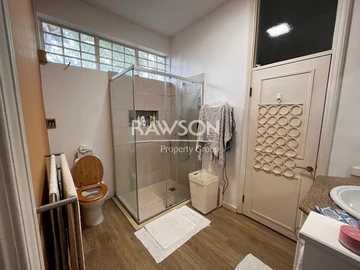 4 Bedroom House To Let in Grande Rivière Noire