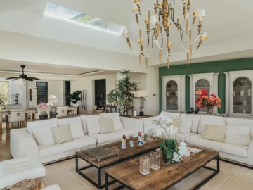 6 Bedroom Villa