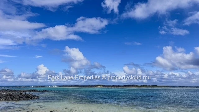 Terrain résidentiel pied dans l'eau  - 1.90 arpent - Le Bouchon