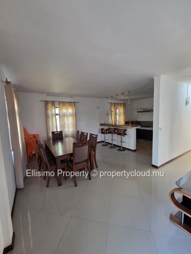 À vendre – Maison 4 chambres avec piscine, CCTV et alarme | Goodlands (Bypass)