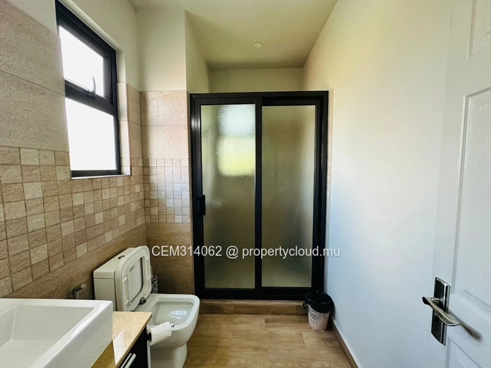 Cozy 2-Bedroom Apartment in the Heart of Trou-aux-Biches