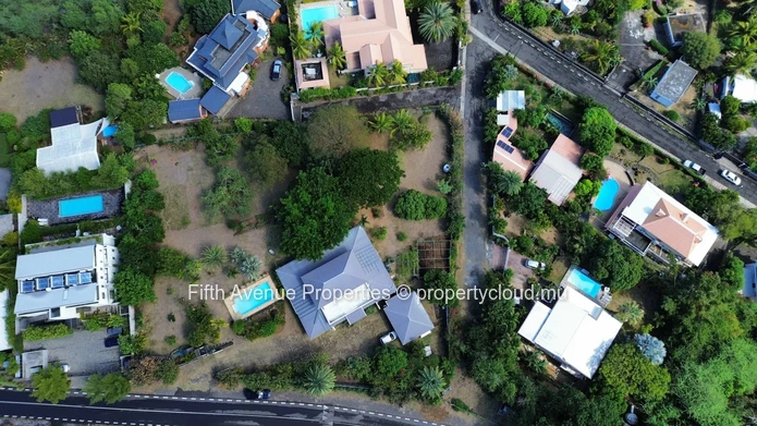 BLACK RIVER - 3 Bedrooms villa with seaview