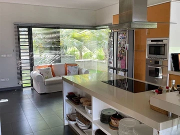 5 Bedroom Villa