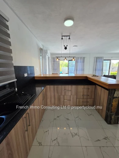 Belle villa moderne de 4 chambres a mon choisy