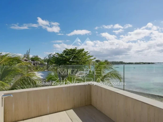 Exceptional Seafront Penthouse with Panoramic Ocean Views – Péreybère