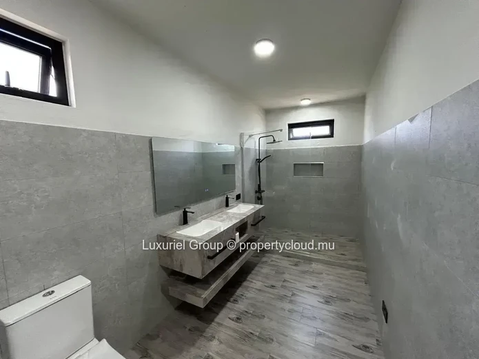 4-Bedroom Modern Villa – Grand Baie