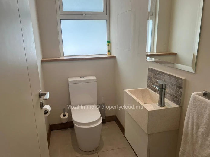 Superb waterfront apartment, Pointe aux Canonniers